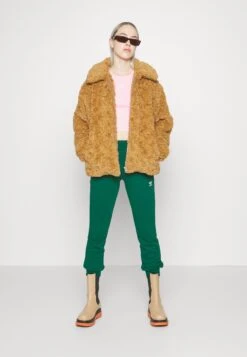 Adidas Originals Slim Jogger - Pantalon De Survêtement - Dark Green -ASOS 007f9fba6a5b48958bce383aefe44a97