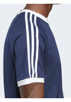 Adidas Originals 3 Stripes Tee Unisex - T-Shirt Imprimé - Night Indigo -ASOS 0816146bed19488683c32fb505a416af