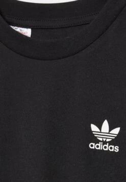 Adidas Originals Tee Junior Unisex - T-Shirt Basique - Black -ASOS 086245f1ab504e4299e2ec2dd88005d2