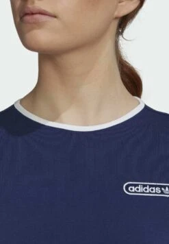 Adidas Originals Crop With Binding Details - T-Shirt Imprimé - Blue -ASOS 08800c6a7f234c0898d63f50fde092fb