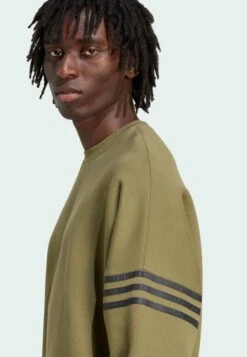 Adidas Originals CREW - Sweatshirt - Focus Olive -ASOS 08c77d0f45fb42a2b2657dcad6d835dc