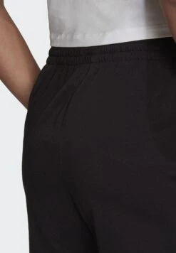 Adidas Originals Adicolor Essentials - Pantalon De Survêtement - Black 10 Adidas Originals Adicolor Essentials - Pantalon De Survêtement - Black -ASOS 0ad58c458e764c3f9076a1026673768d