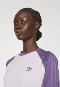 Adidas Originals Long Sleeve - T-Shirt À Manches Longues - Silver Dawn -ASOS 0b7842e381f846f4b5fccffb6ca978c4