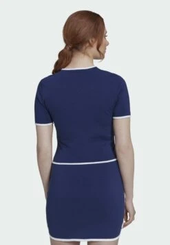 Adidas Originals Crop With Binding Details - T-Shirt Imprimé - Blue -ASOS 0e592454f36448858ff6712663e2409e