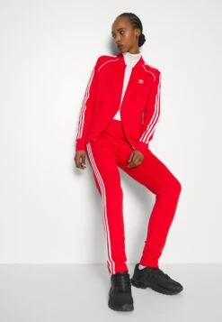 Adidas Originals Superstar Tracktop - Blouson Bomber - Vivid Red -ASOS 0f439c9a7b794600a13a27a55be84b3e