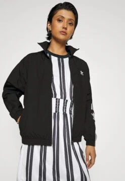Adidas Originals Track - Veste Légère - Black -ASOS 0f8f4e2fd95343ecb7cde04bfff5822b