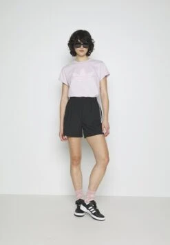 Adidas Originals Tee - T-Shirt Imprimé - Almost Pink -ASOS 0facbbca56154414b91450629973a146