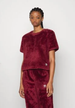 Adidas Originals Essentials Fluffy - T-Shirt Imprimé - Shadow Red 9 Adidas Originals Essentials Fluffy - T-Shirt Imprimé - Shadow Red -ASOS 1021d8e439e945bab90ca5f0267858fa