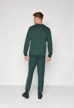 Adidas Originals JUVENTUS TURIN ICON TRACK PANT - Article De Supporter D'équipe De Club - Shadow Green -ASOS 10a9b344b6294031a2090416260efc9a