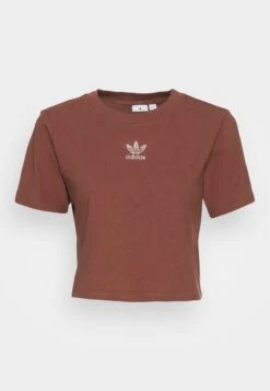 Adidas Originals Cropped Tee - T-Shirt Basique - Earth Brown -ASOS 13e5a0b4228c4d2b8da468a4ef4a037f