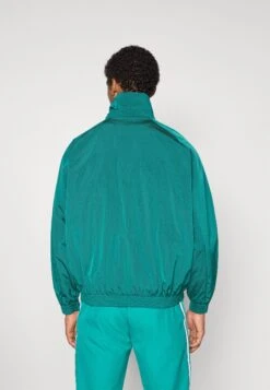 Adidas Originals LIVERPOOL FC ICON HALF ZIP JACKET - Article De Supporter D'équipe De Club - Sea Green -ASOS 1446a2d3bfe1487e8b660b3ab52e596d