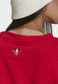 Adidas Originals Primeblue Adicolor Originals Relaxed T-Shirt - T-Shirt Imprimé - Scarlet -ASOS 14c295eab6104d1db8e5712b1769565c