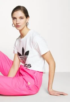 Adidas Originals Trefoil Tee - T-Shirt Imprimé - White 9 Adidas Originals Trefoil Tee - T-Shirt Imprimé - White -ASOS 154cb7808fff4f9081b20c79ac154e5d