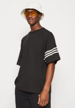Adidas Originals New Tee - T-Shirt Imprimé - Black -ASOS 158bc7b6be124d4199b80a301eefb019