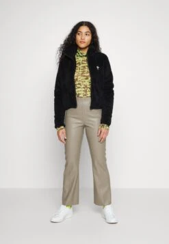 Adidas Originals Essentials Fluffy Zip - Veste D'Hiver - Black -ASOS 15c60bb0ac08433ab93469fbba6279fb