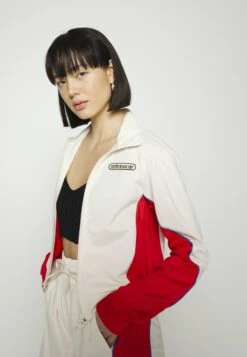 Adidas Originals Track - Veste De Survêtement - White/Vivid Red -ASOS 186ce76162cc4a5fa2b1f47d9dd61667