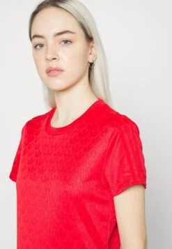 Adidas Originals Logo - T-Shirt Imprimé - Better Scarlet -ASOS 1a8d61ae8e6242afa8d107462f286dcd