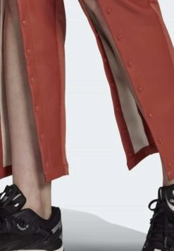 Adidas Originals Always Snap Button - Pantalon Classique - Magic Earth -ASOS 1ecdbd87db574b7aad1239746fb38a05