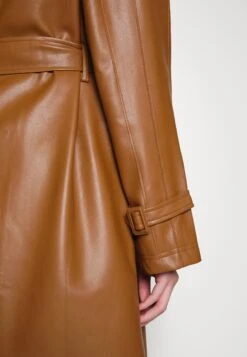 Adidas Originals Trench - Wild Brown -ASOS 1f2e8bb801c542b794d6c0d57843a5d9