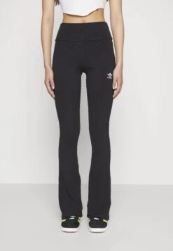 Adidas Originals Essentials Flared - Pantalon Classique - Black -ASOS 20289fa485704ff9a8efbfa60c4bbbf6