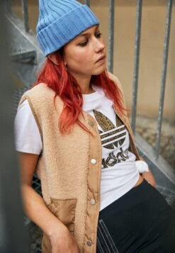 Adidas Originals Tee - T-Shirt Imprimé - White -ASOS 20fc758819b64fbab12d33c880c890ac