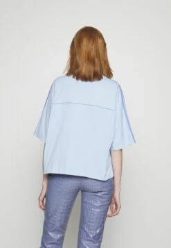 Adidas Originals Archive Cutline Tee - T-Shirt Imprimé - Clear Sky -ASOS 23e7e4e72a284f8ea02bc5d7ae515b33