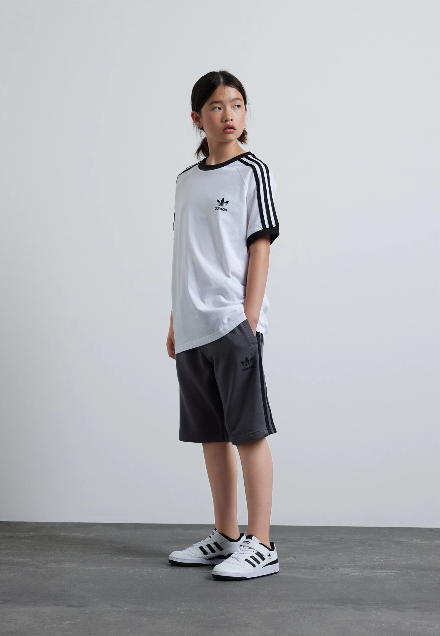 Adidas Originals Short - Grey Five 2 Adidas Originals Short - Grey Five – Image 2