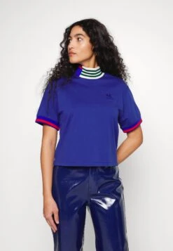 Adidas Originals Collar Crop Tee - T-Shirt Imprimé - Victory Blue -ASOS 28c6ad9d821040988b54ea1538dfa21b