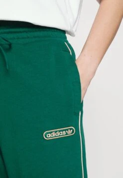 Adidas Originals Adidas Retro Luxury Pants - Pantalon De Survêtement - Collegiate Green -ASOS 29b828c7678840ab804b37ffacad5b86