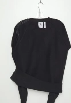 Adidas Originals ADICOLOR CLASSICS 3-STRIPES CREW - Sweatshirt - Black -ASOS 29e9ca40c7d64d2e85827e8323d8b802