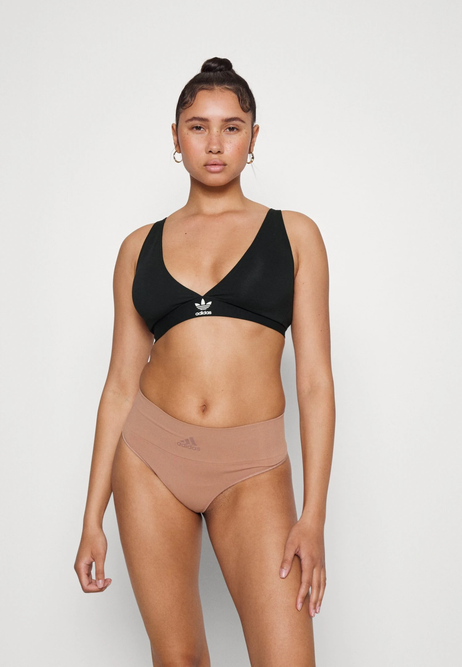 Adidas Originals Unlined - Soutien-Gorge Triangle - Black 2 Adidas Originals Unlined - Soutien-Gorge Triangle - Black – Image 2