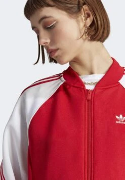 Adidas Originals Sst Tt Os - Veste De Survêtement - Better Scarlet -ASOS 2c31e67bd0a246f2a3254fb1ed06403a