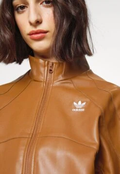 Adidas Originals Jacket - Veste En Similicuir - Wild Brown -ASOS 2c82621a55334705b5922c06103f2989