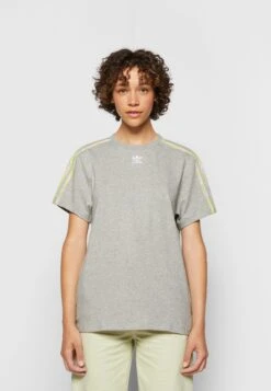Adidas Originals Snaketee - T-Shirt Imprimé - Medium Grey Heather 9 Adidas Originals Snaketee - T-Shirt Imprimé - Medium Grey Heather -ASOS 2ceb46b6c40046a794a0ea6054f1506c