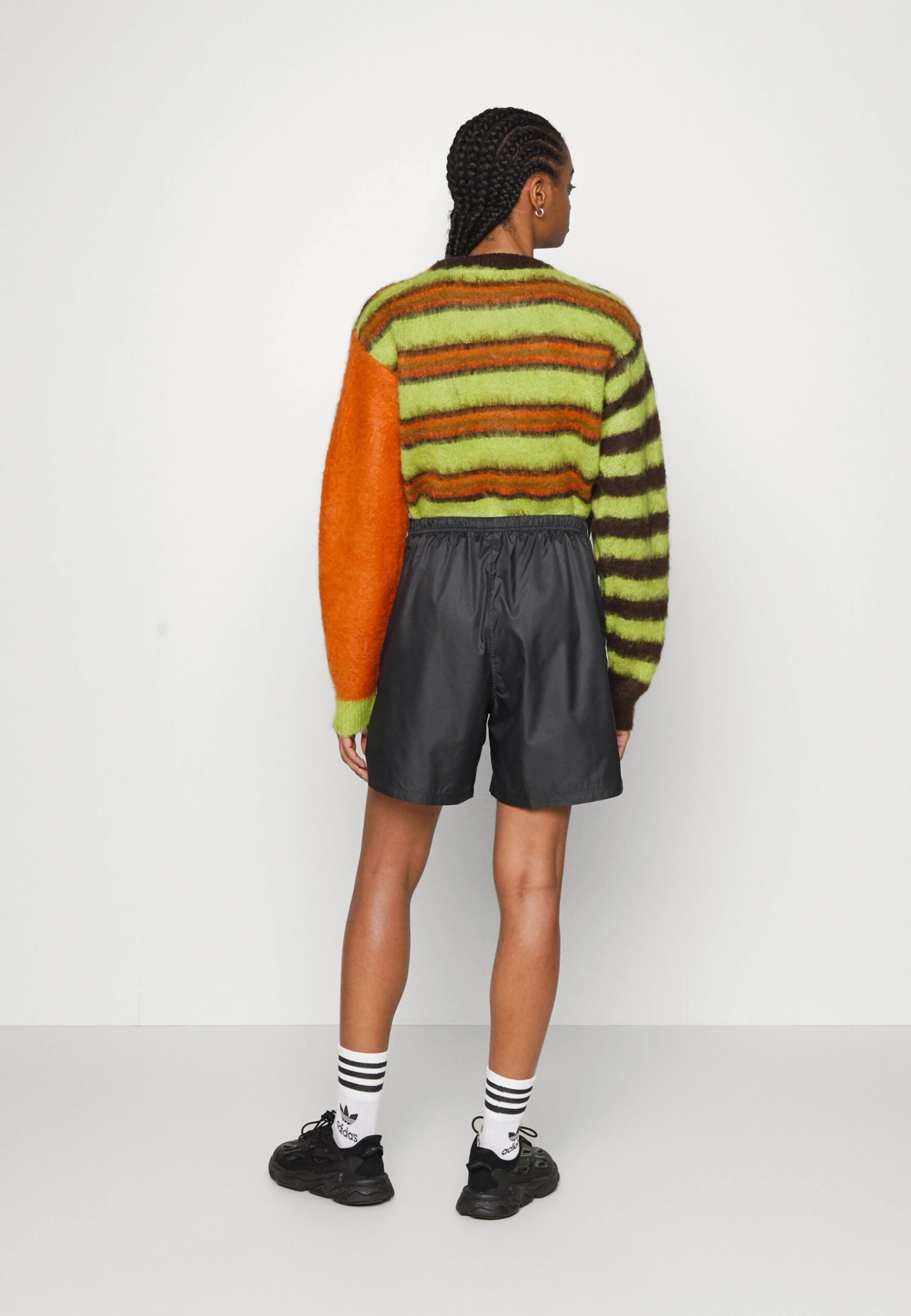 Adidas Originals Adicolor Classics Ripstop - Short - Black 4 Adidas Originals Adicolor Classics Ripstop - Short - Black – Image 4