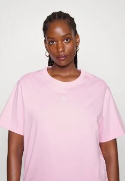 Adidas Originals Regular - T-Shirt Basique - True Pink 9 Adidas Originals Regular - T-Shirt Basique - True Pink -ASOS 326639df5c6145cab36fa46d486e7be7