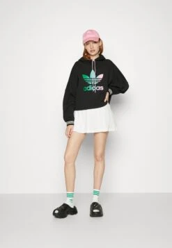 Adidas Originals Adicolor 70S Cropped Hoodie - Sweatshirt - Black -ASOS 3429d2f4d2f94ab1be017785d77e8c46