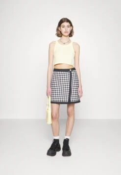 Adidas Originals Débardeur - Almost Yellow -ASOS 380c622a7e49456cbfd9fd83f4c3651c