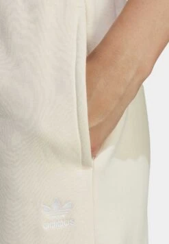 Adidas Originals Essentials - Pantalon De Survêtement - Beige -ASOS 3a955875c874433a8b1dd8ca1241a748