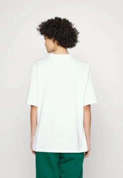 Adidas Originals Adidas Retro Luxury Tee - T-Shirt Imprimé - White -ASOS 3b065a37bdb84283a181e7cdf64abee0