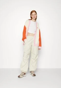 Adidas Originals Adicolor 70S Cardigan - Gilet - White 10 Adidas Originals Adicolor 70S Cardigan - Gilet - White -ASOS 3be4475c5a564aec9d1fb80050c9fa63