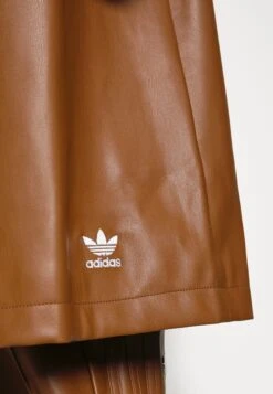 Adidas Originals Trench - Wild Brown -ASOS 3d5b7aab4cec4ccbb7f64185d0fb55eb