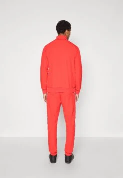 Adidas Originals BENFICA LISBOA ICON TRACK PANT - Article De Supporter D'équipe De Club - Benfica Red -ASOS 3da26b2eba3d4701ab2edc68298b488c