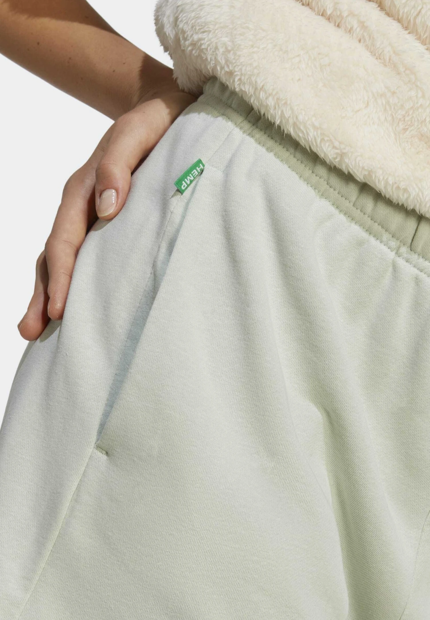 Adidas Originals Essentials - Pantalon De Survêtement - Linen Green 5 Adidas Originals Essentials - Pantalon De Survêtement - Linen Green – Image 5