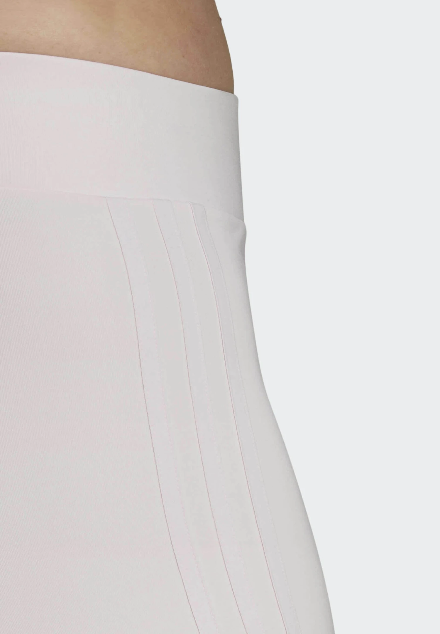 Adidas Originals Tennis Luxe Booty Shorts Originals - Short - Pearl Amethyst 4 Adidas Originals Tennis Luxe Booty Shorts Originals - Short - Pearl Amethyst – Image 4