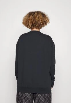 Adidas Originals Crew - Sweatshirt - Black -ASOS 44875da7131b47edb4765257a65cfea3