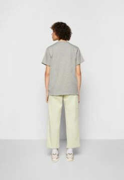 Adidas Originals Snaketee - T-Shirt Imprimé - Medium Grey Heather 10 Adidas Originals Snaketee - T-Shirt Imprimé - Medium Grey Heather -ASOS 4522e42f965b4724880f2998d782f2bc