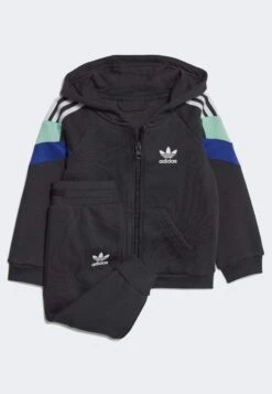 Adidas Originals Rekive Hoodie Set - Survêtement - Carbon -ASOS 455635e4a11c47399ee43a46fe4480c7