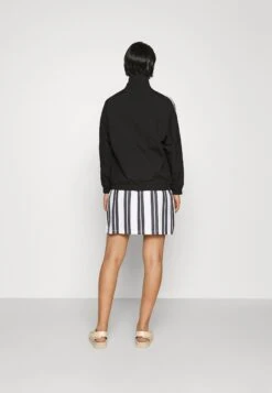 Adidas Originals Track - Veste Légère - Black -ASOS 47db680c4001452f94c8e0a2509e97f0