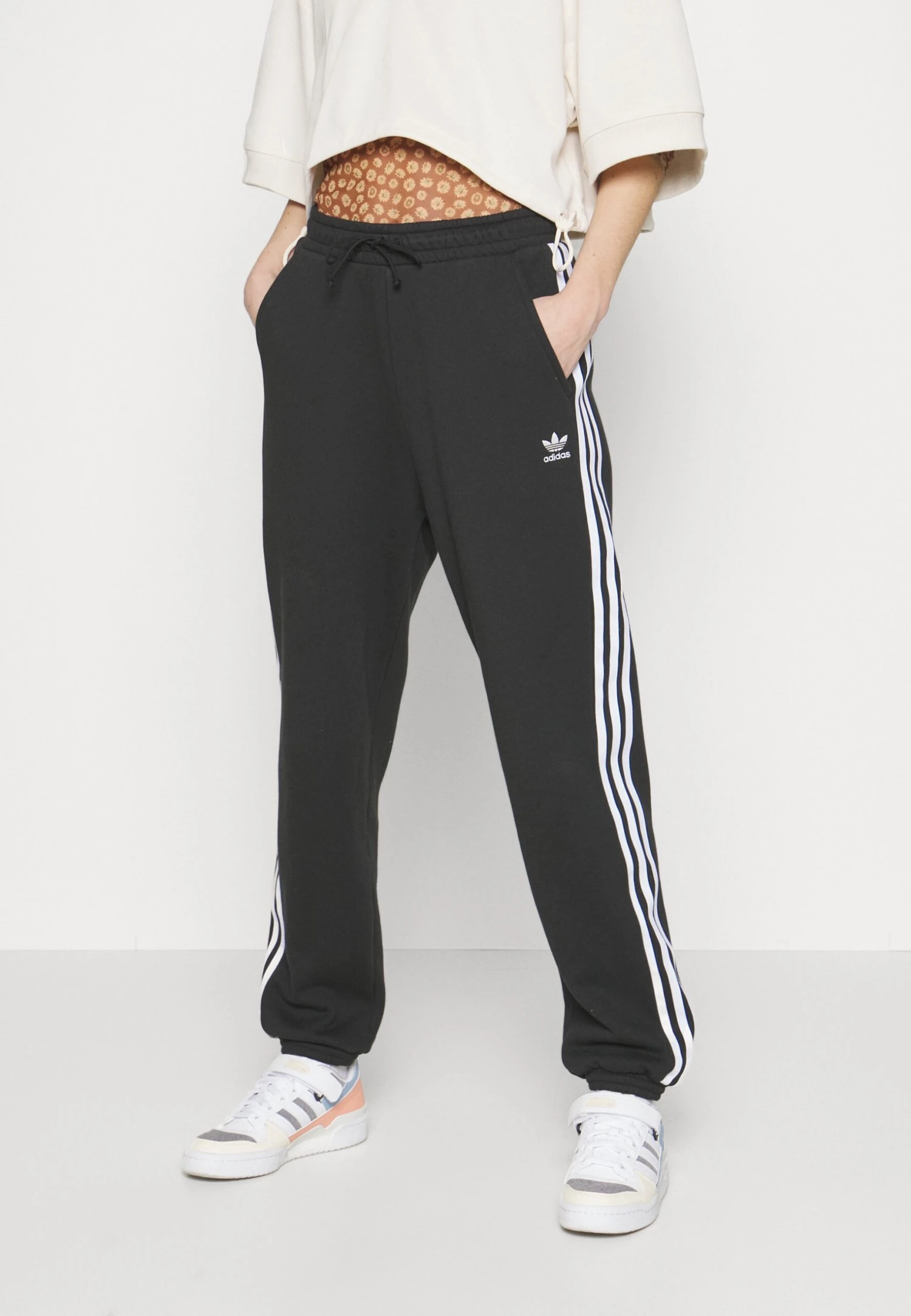 Adidas Originals Regular Jogger Pant - Pantalon De Survêtement - Black 3 Adidas Originals Regular Jogger Pant - Pantalon De Survêtement - Black – Image 3